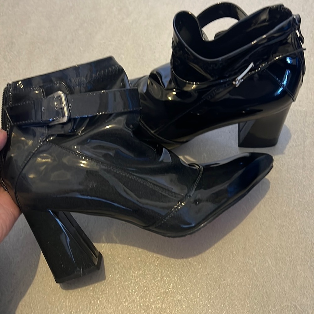Black heels booties